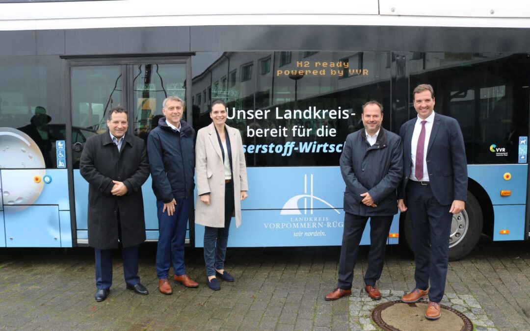 Erste Wasserstoff-Busse der VVR im Landkreis Vorpommern-Rügen