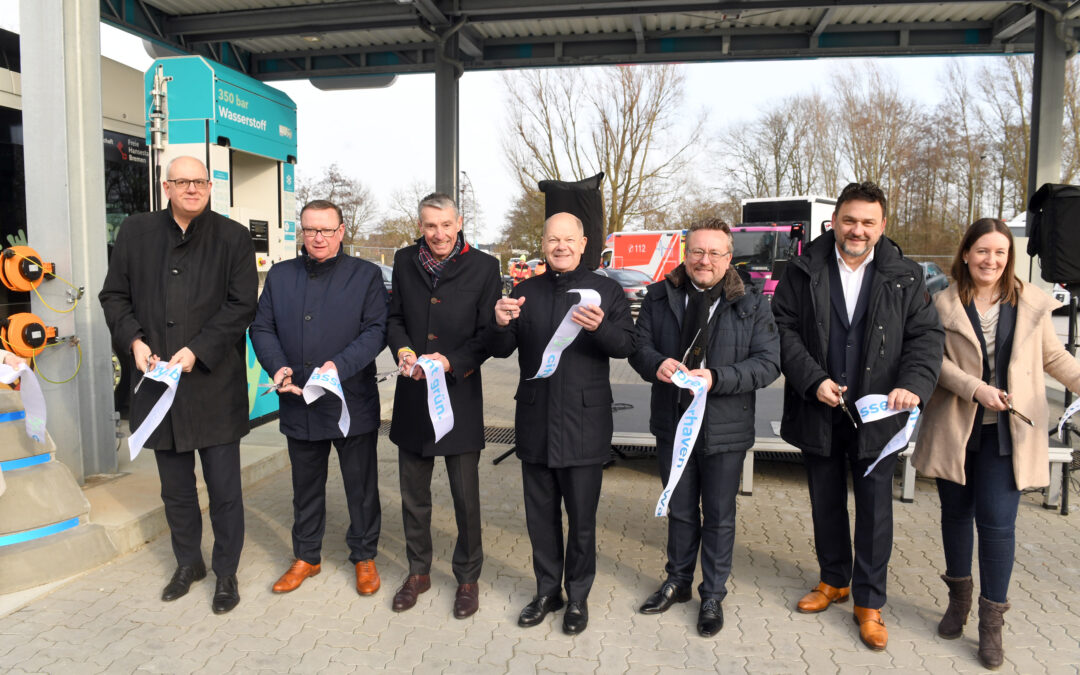 Bundeskanzler Olaf Scholz eröffnet Wasserstofftankstelle von HY.City.Bremerhaven